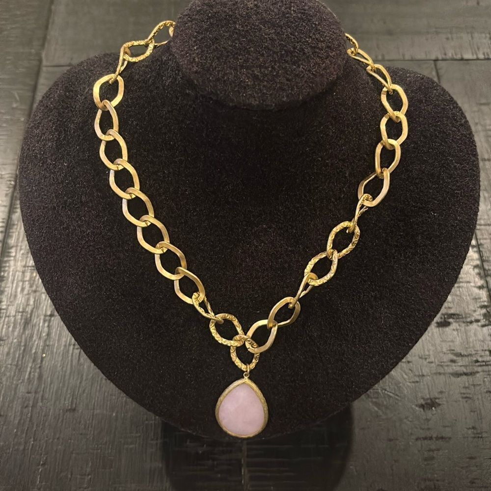 Classy Gold Tone Pattern Chain Pink Faceted Stone Necklace